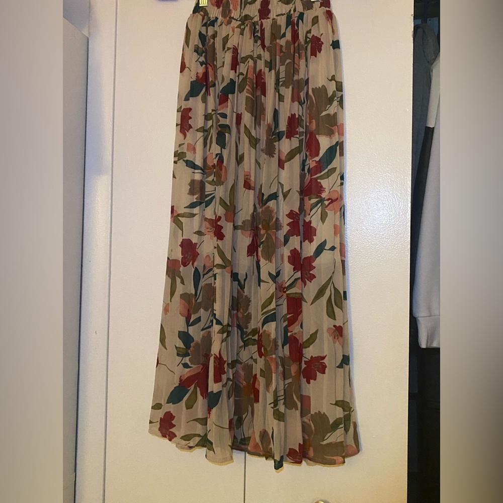 Floral Pleated Skirt